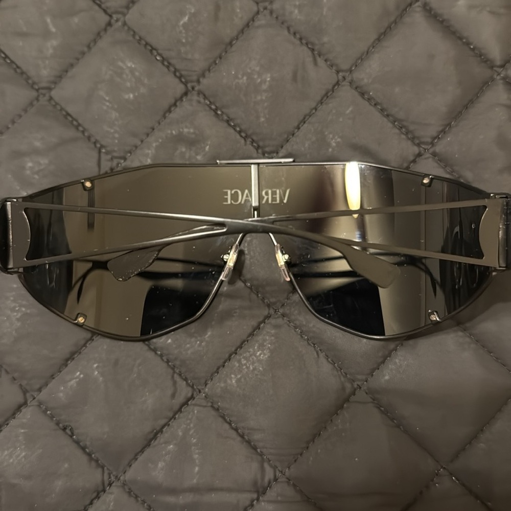 Versace VE2268 black rimmed shield sunglasses - Picture 5 of 7
